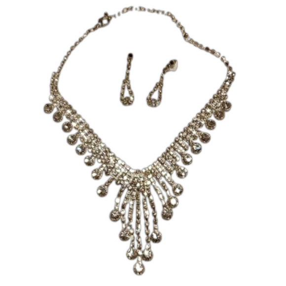 Necklace and earrings.‎ - Picture 1 of 3